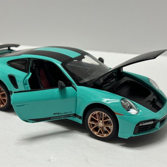 1:24 2020 Porsche 911 Turbo S Diecast With Headlight & Tailight LEDS Blue/Black - Picture 3 of 8